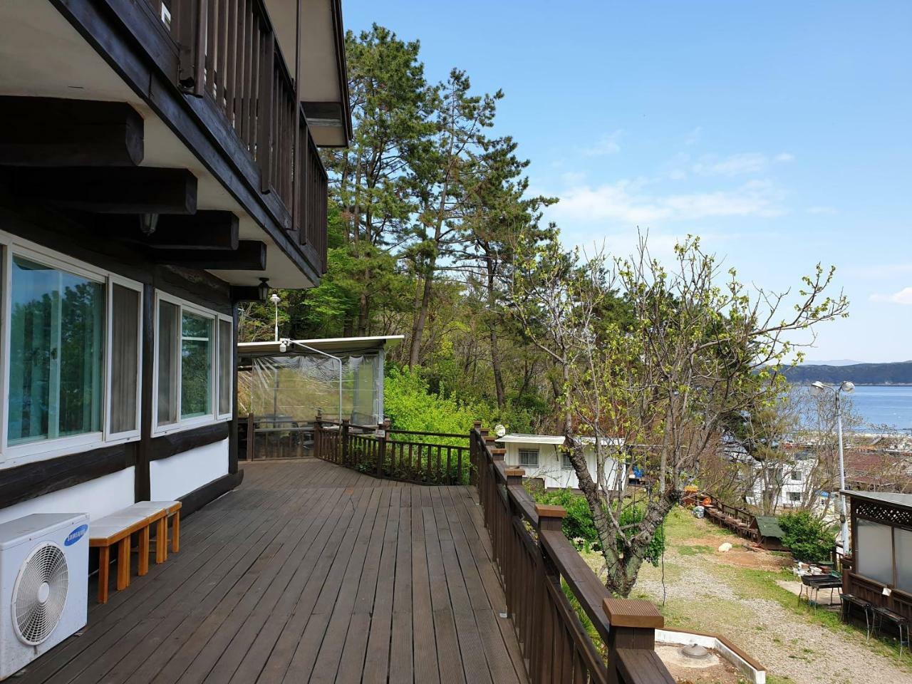 Tongyeong Yehyang Pension Exterior foto