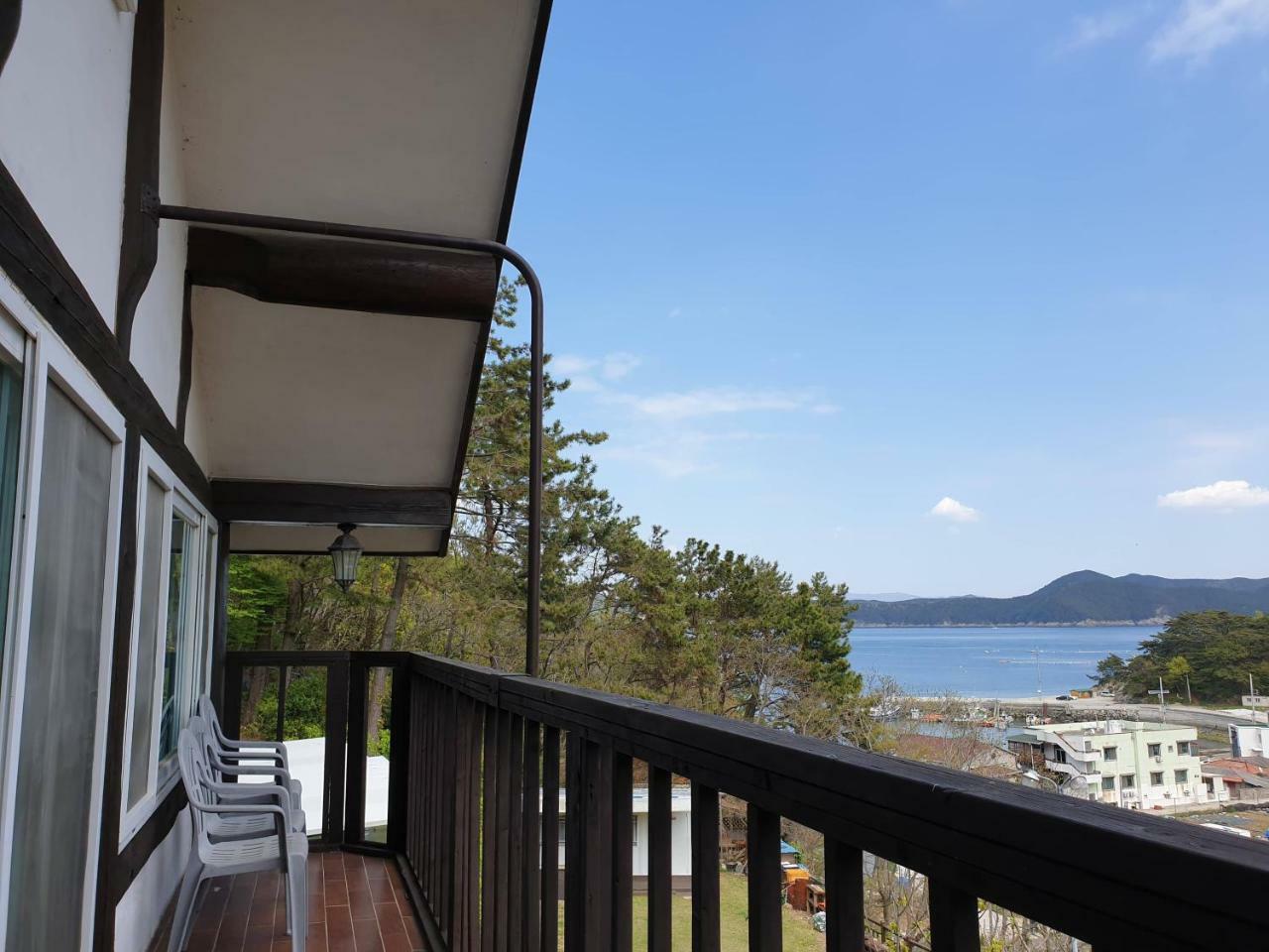 Tongyeong Yehyang Pension Exterior foto