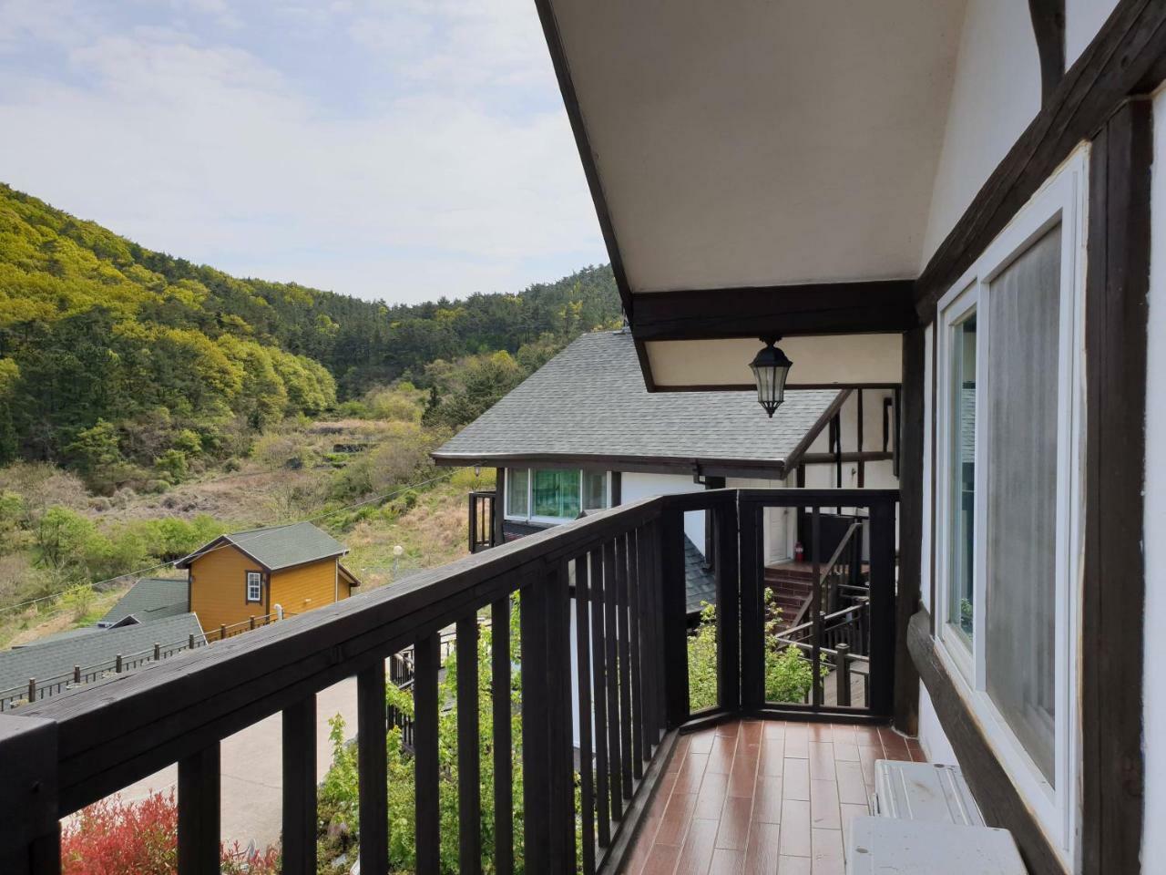 Tongyeong Yehyang Pension Exterior foto